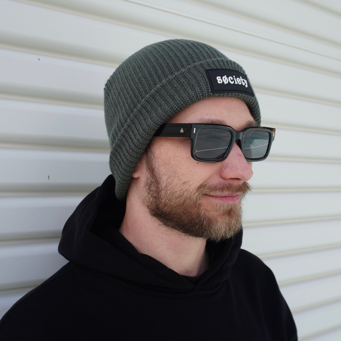 Badge Cable Knit Beanie (Cypress)