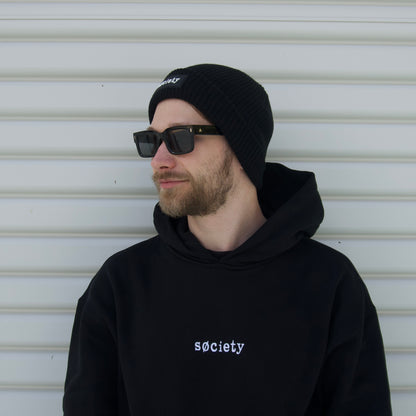 Badge Cable Knit Beanie (Black)