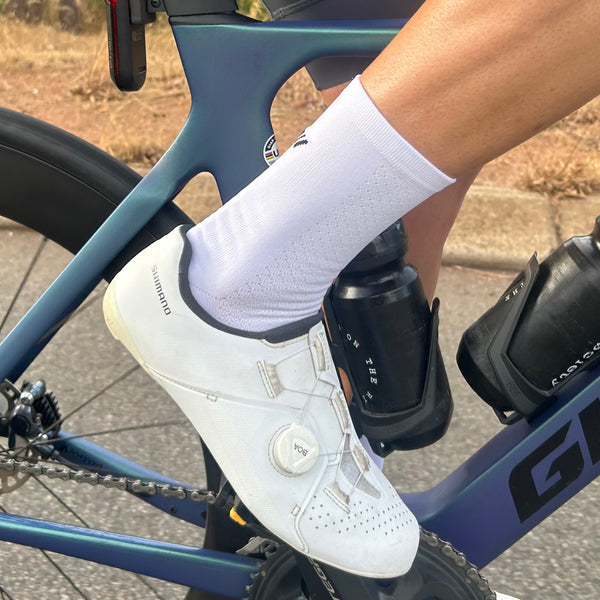 Load image into Gallery viewer, /// Elevate Socks (Hex White)
